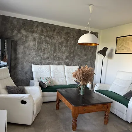 Ostoja Parking Nieopodal Mechelinki I Rewa Appartement